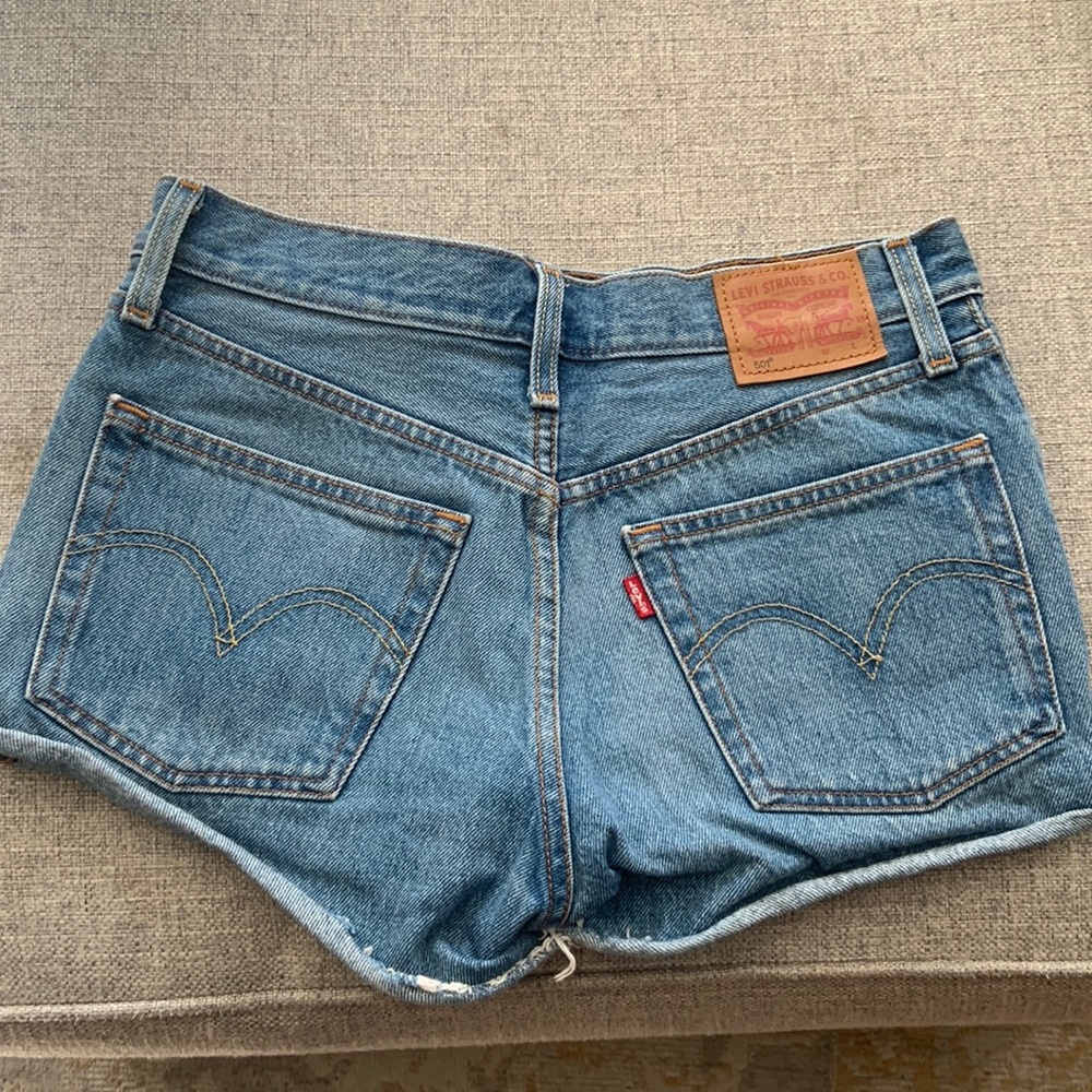 Women’s size 25 Levi’s jean shorts
